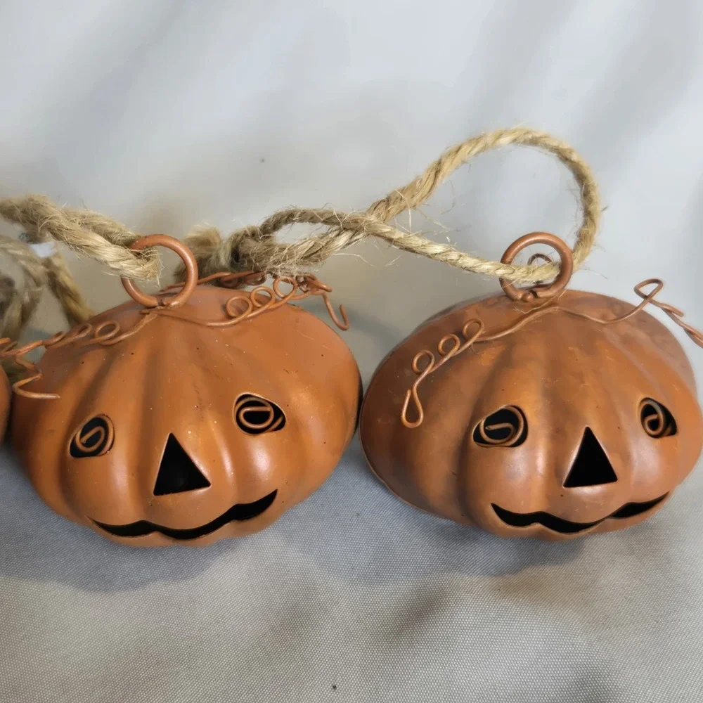 Set of 5 Metal Rustic Rattle Jack O Lantern Pumpkin Ornaments Halloween Jute